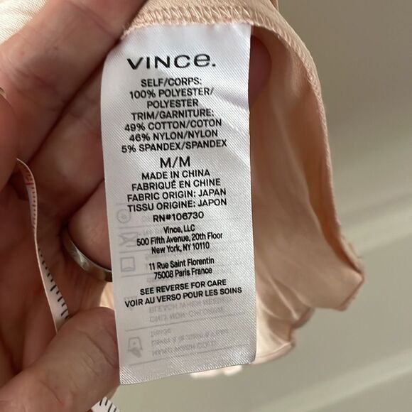 🎀 Vince. Crushed sleeveless double v neck blouse in French rose new - Picture 6 of 13